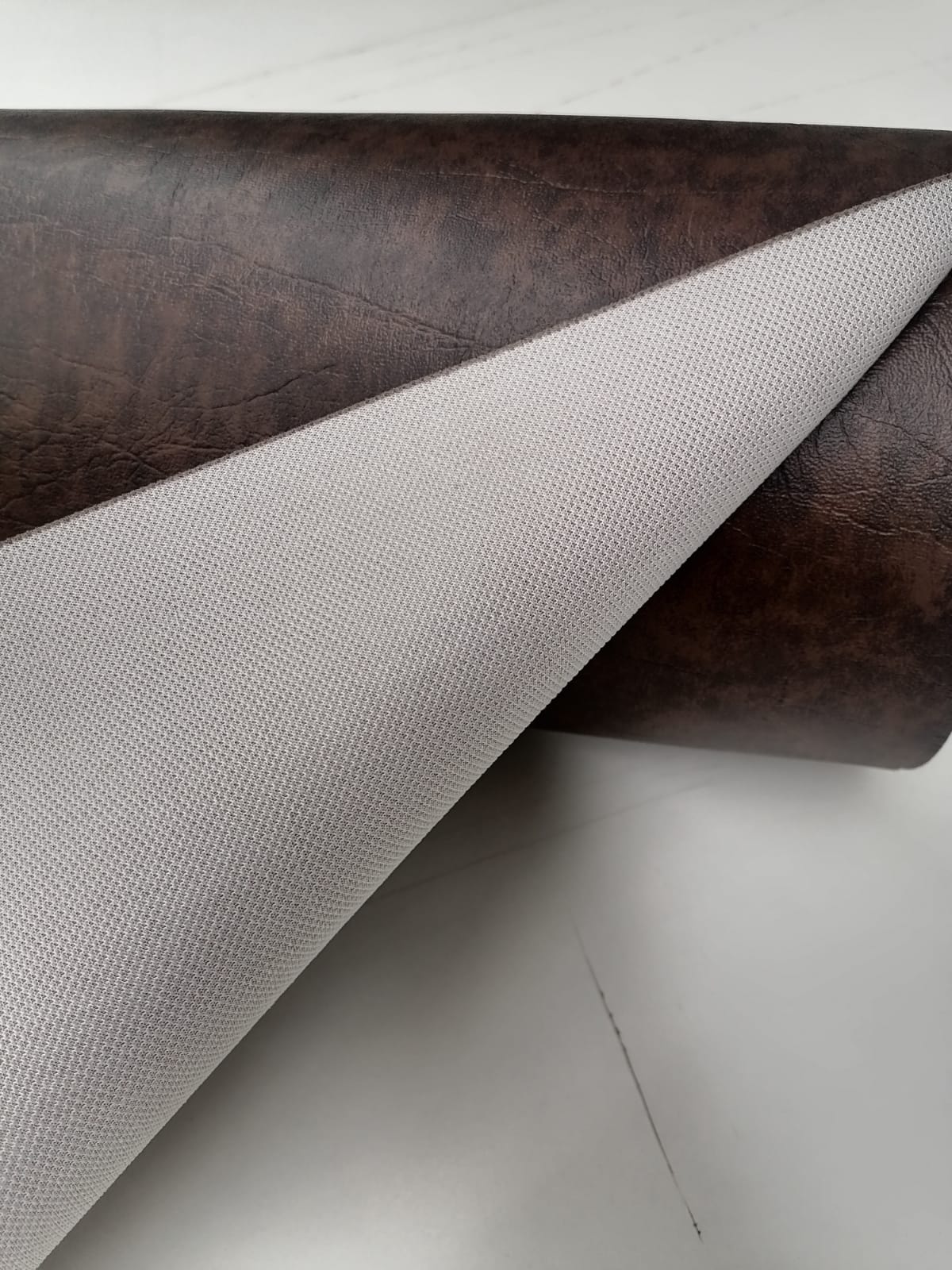 Tokio - Ecocuero tevinil para tapiceria de muebles - Venta por metro ancho 1.4 m